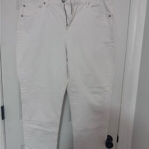 American Eagle White Denim Jeans with Silver Button